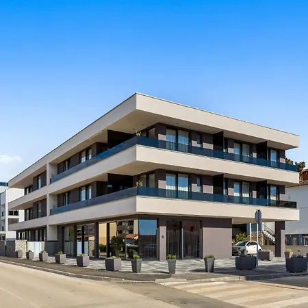 Fly - S3 - Mpolo 3* Medulin