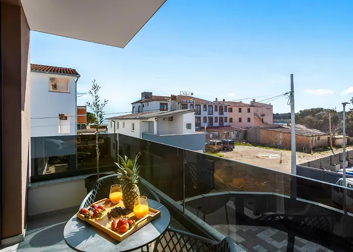 Gasthuis Fly - S3 - Mpolo Medulin