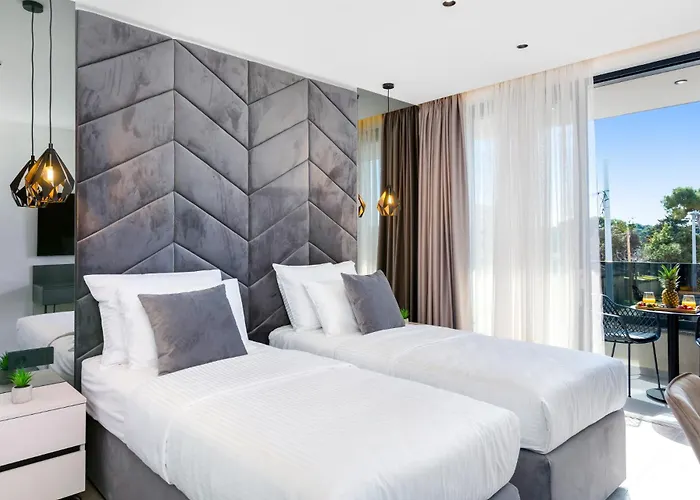 Fly - S3 - Mpolo 招待所 梅杜林